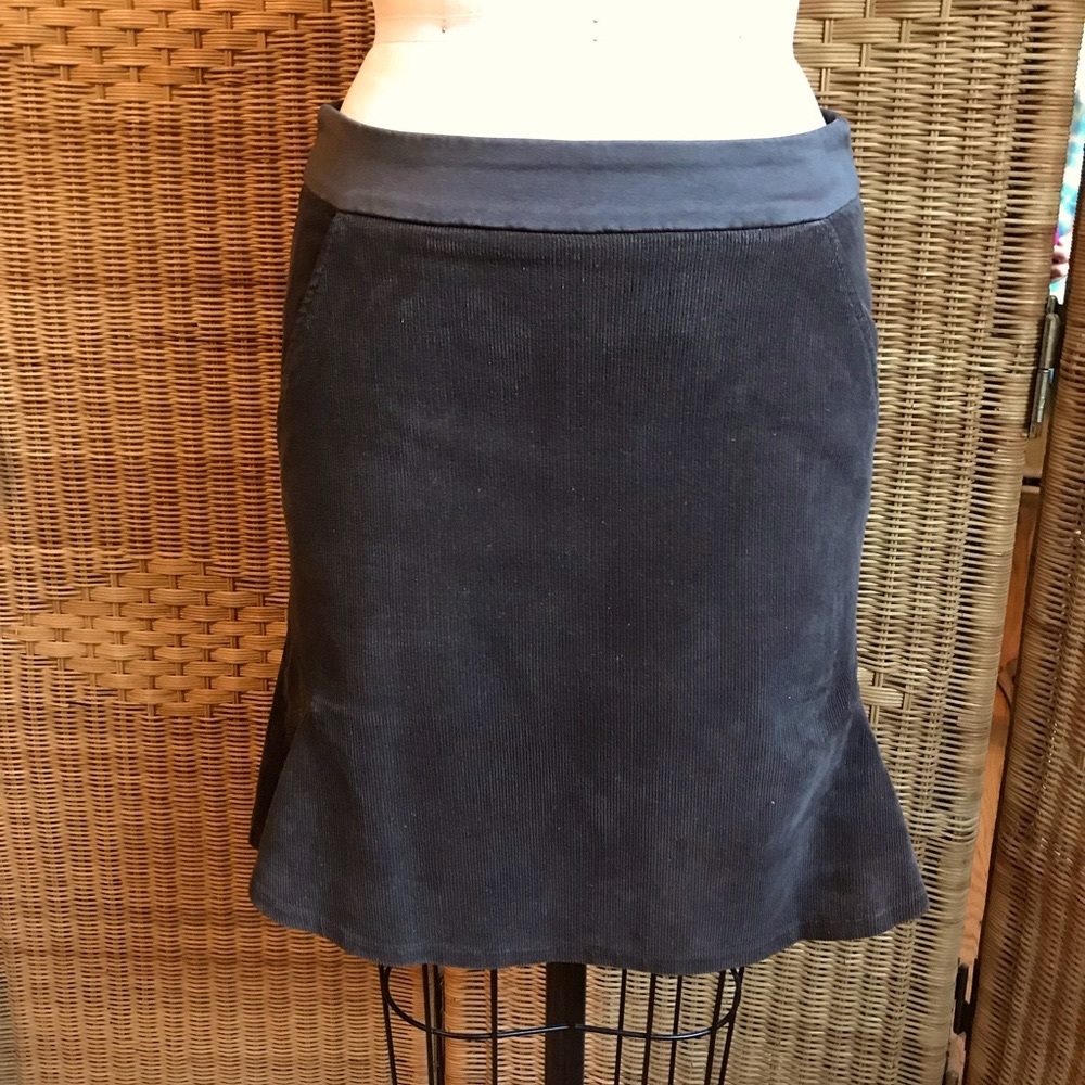 Exquisite Emporio Armani Hug and Flair Corduroy Skirt with waist buckle